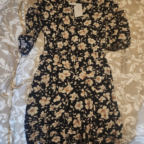 Dress - Picture 2 of 2